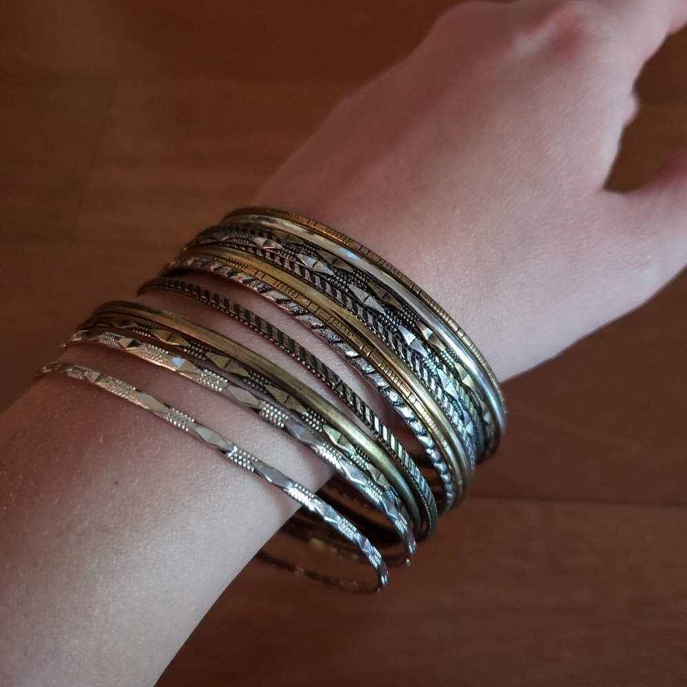 Bangle bracelets (0726)